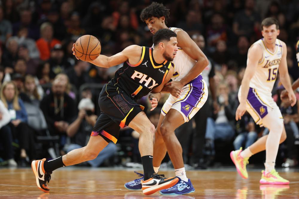 方面表现出 方面表现出