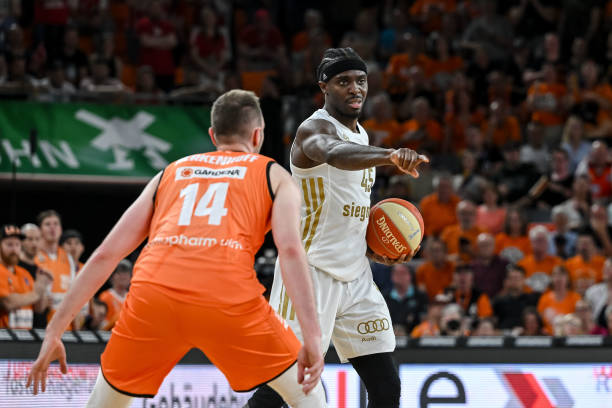 纪录被屡屡 纪录被屡屡